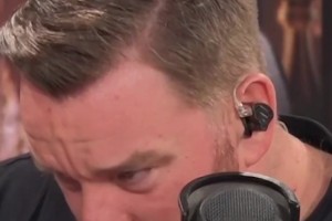 曼联球迷：曼联可以追赶阿森纳争冠，我们拿的奖杯比你们进的球都多