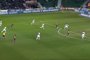 巴萨球迷永恒的回忆！梅西标志性贴地斩进球