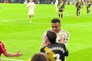 姆总是真护着队友！眼看被对手欺负了，火速跑过来对峙