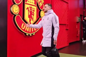 曼联再胜两场，一个球迷可能就要“失业”了