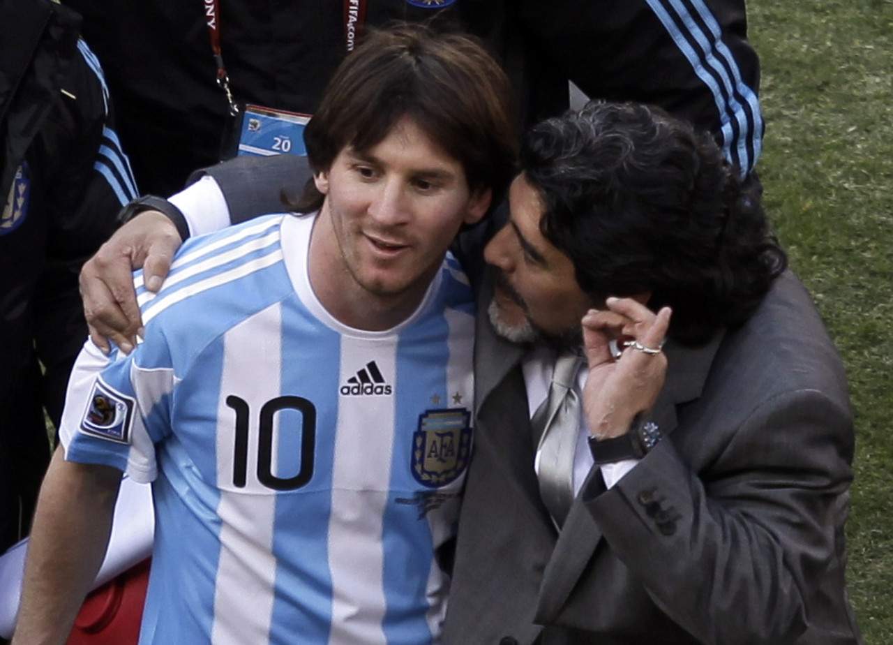 阿总统：看梅西踢球是一种幸福 马拉多纳是阿根廷的角斗士