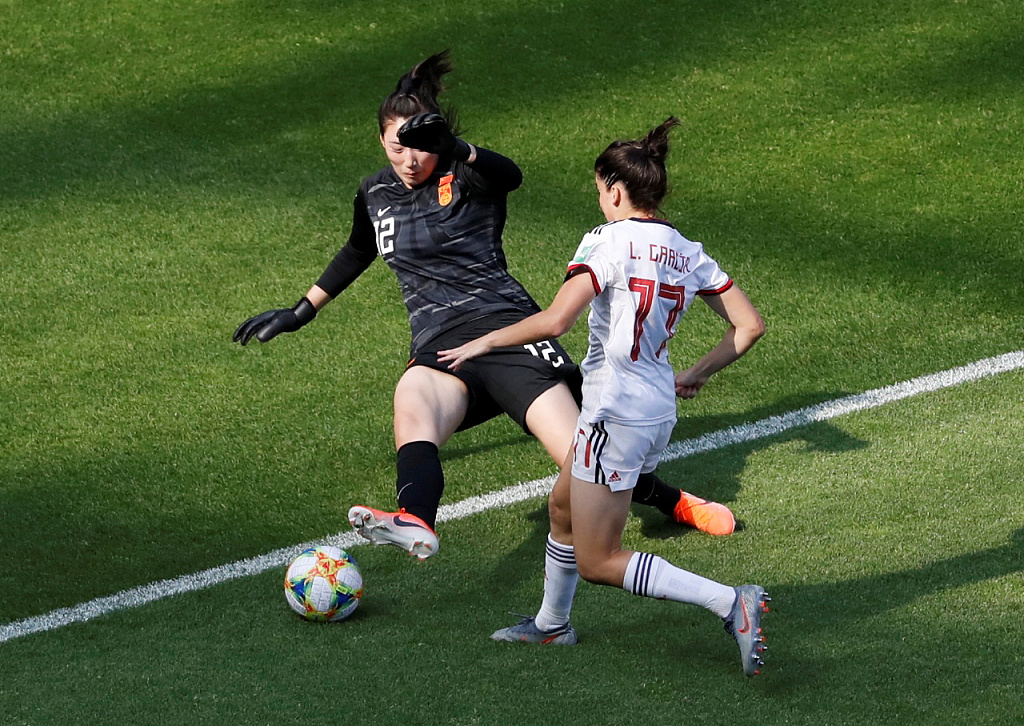 高雷雷：中国女足还是女足，而对手已踢得像男足