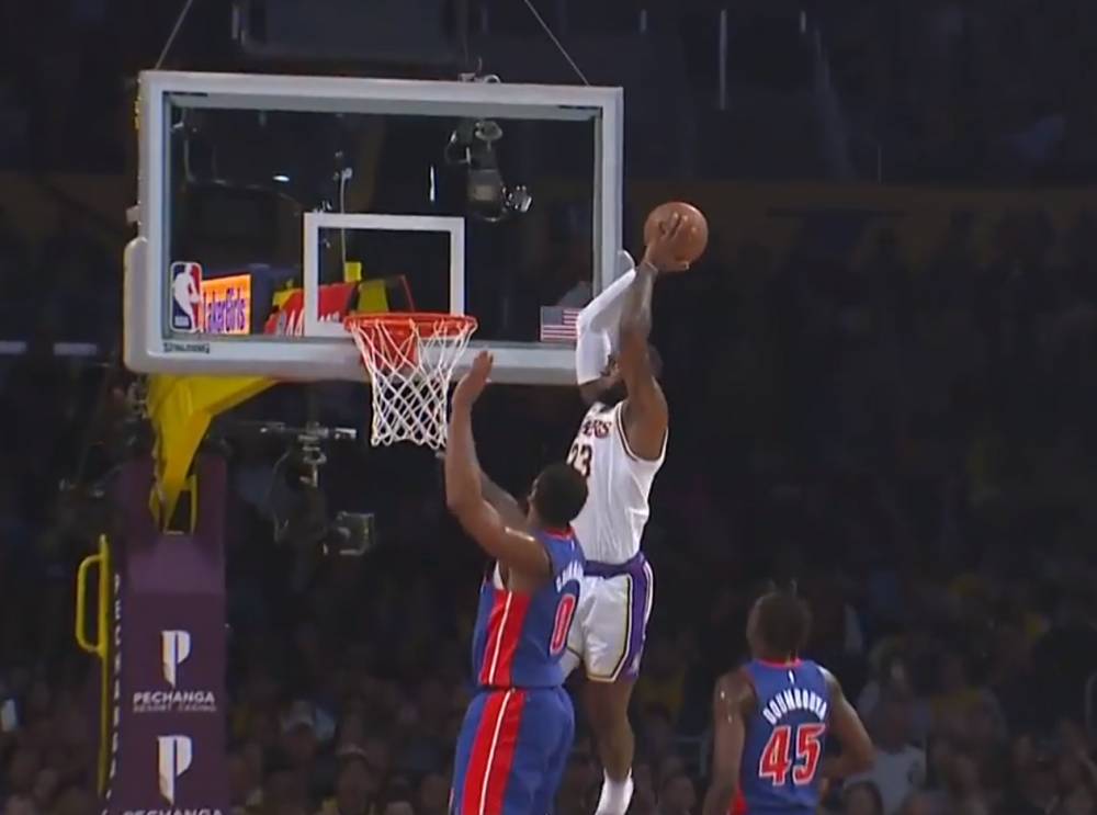 养眼波普边线发球詹姆斯起飞空接献平框暴扣