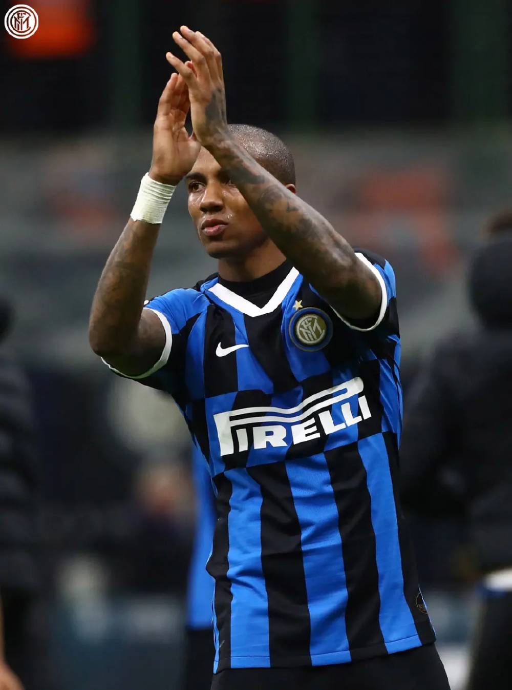 阿什利扬国际米兰球迷实在给力我愿意为孔蒂踢任何位置