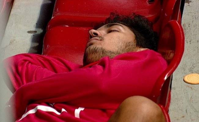 ���ԣ�������Ա�����º��ڳ����Ϻ�����˯��ͼ��