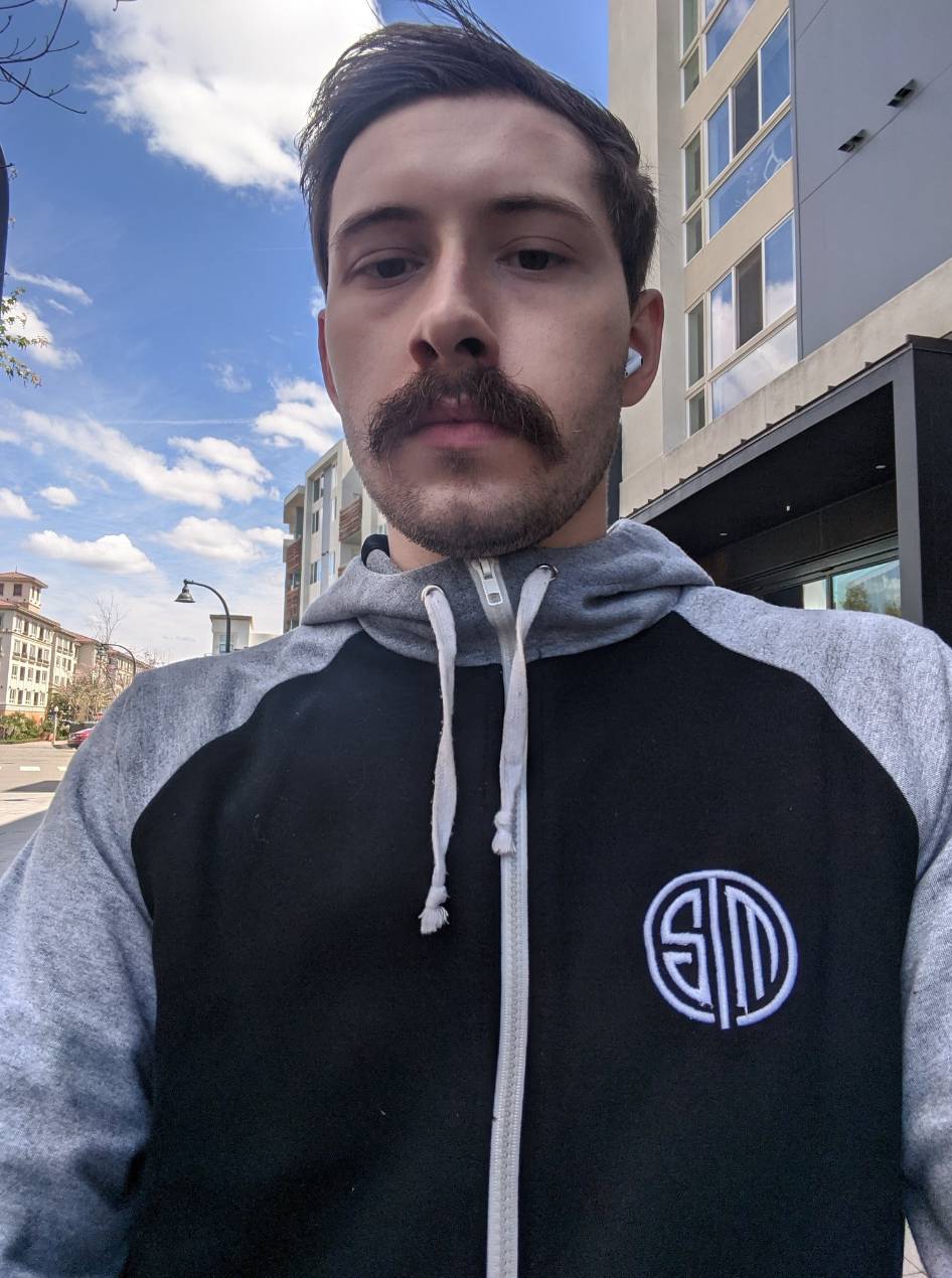 tsm中单bjergsen更推晒照大胡子消失变为八字胡