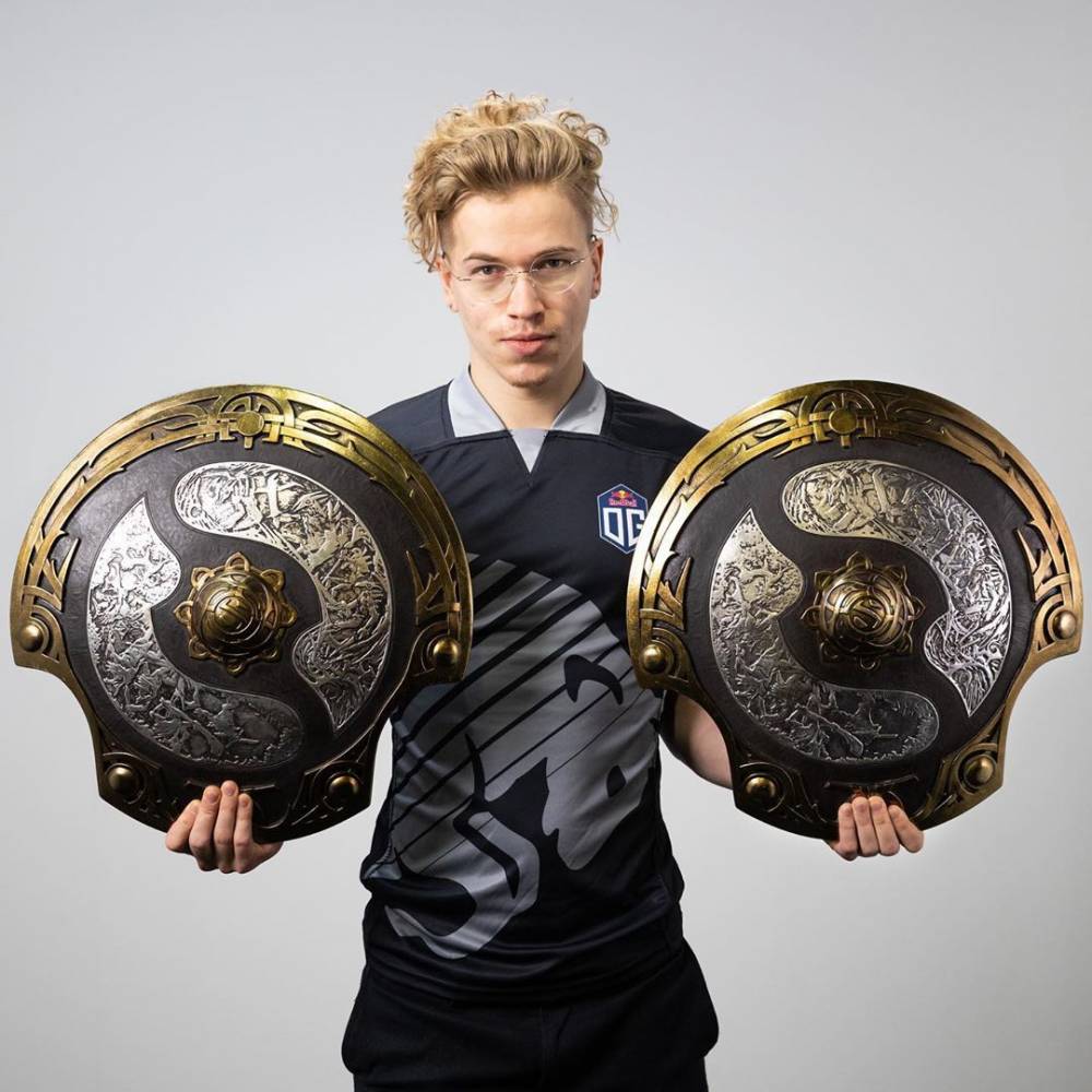 og官方祝topson生日快乐前无古人的两盾成贺礼