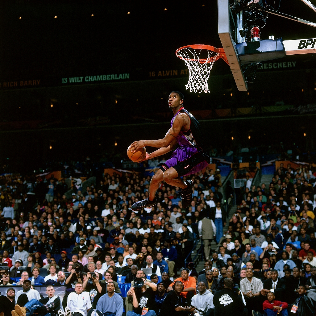 26年前的今天：18岁的麦迪NBA生涯首秀0出手0分 仅得到1篮板