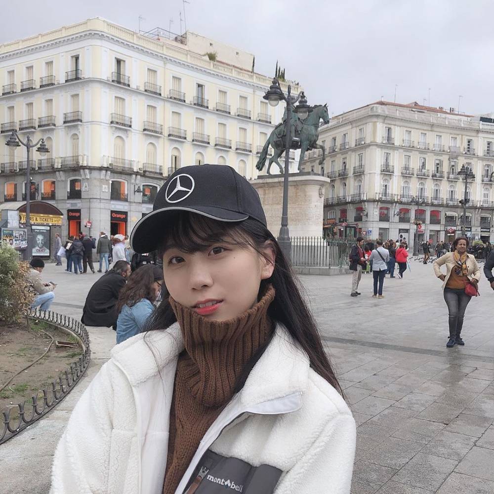 lck官方主持志宣晒照好久不见