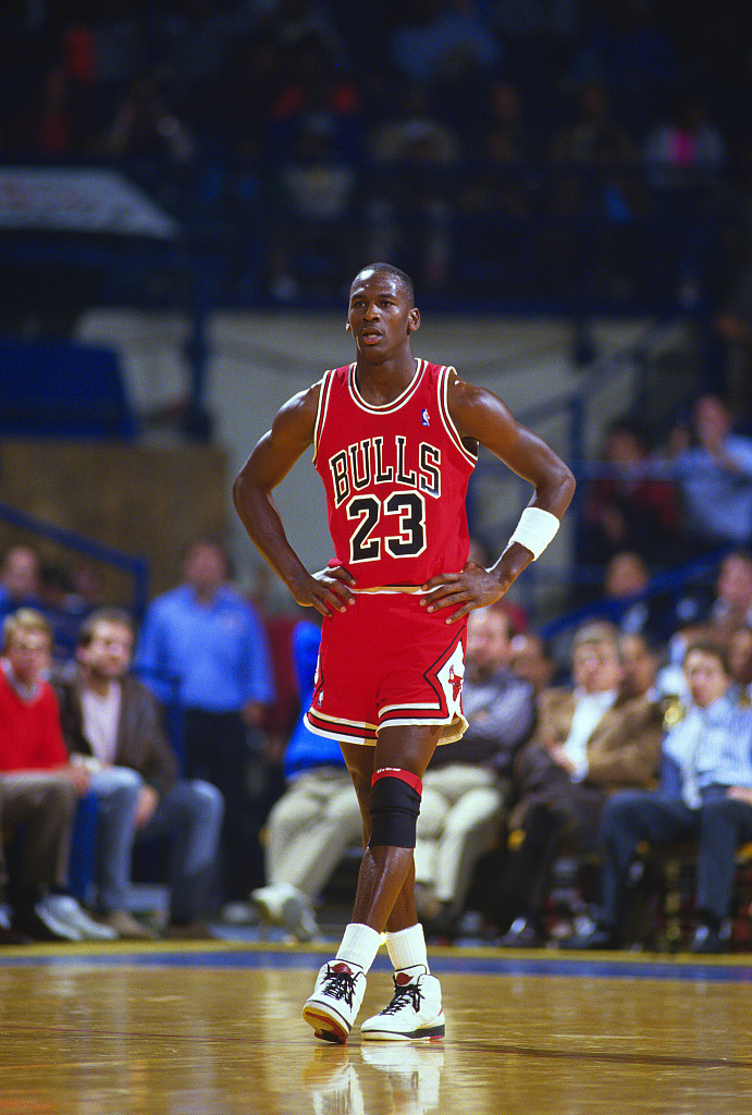 1984年的今天：NBA选秀大会上乔丹第3顺位被公牛选中 大梦状元