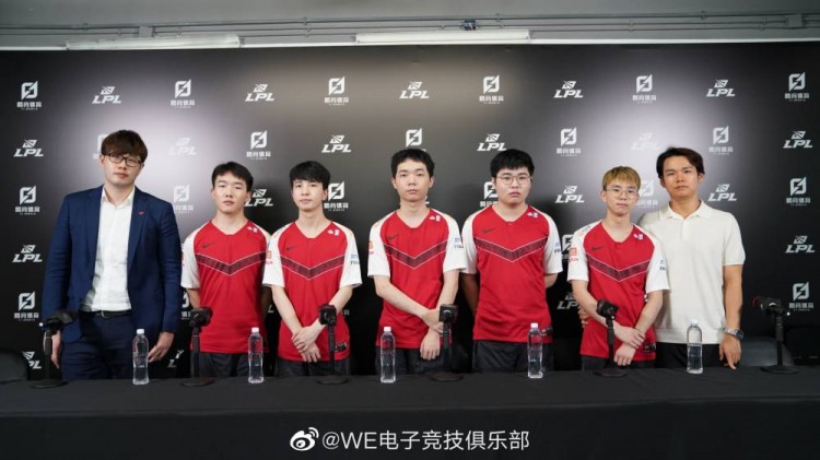 WE赛后群访马老师:最近有在练稻草人,有机会可以选-直播吧zhibo8.cc