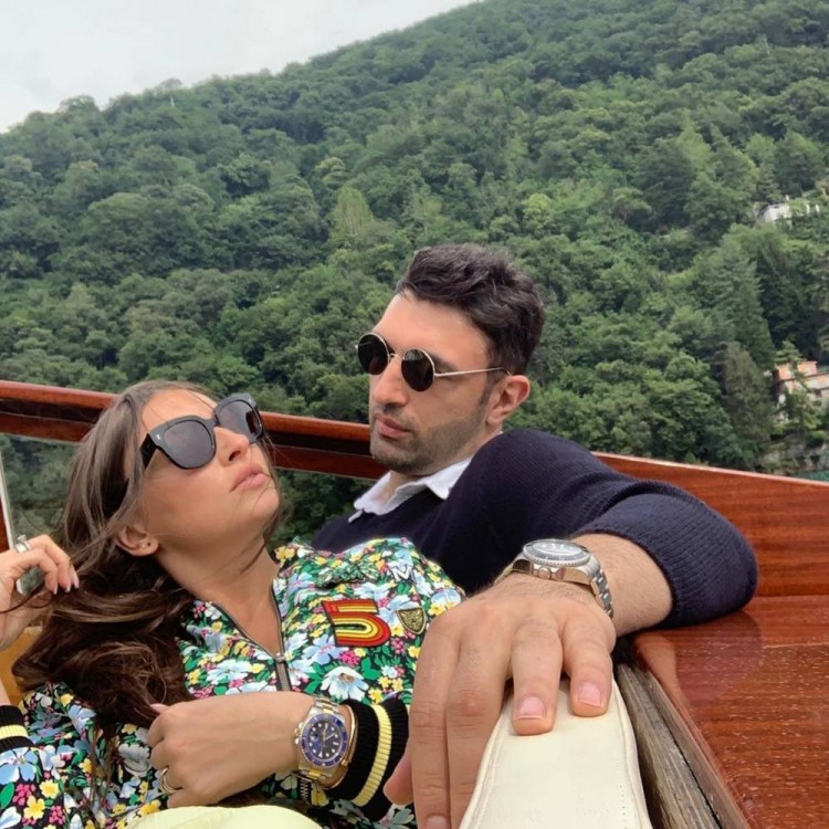 今日图集帕楚里亚妻子四个孩子的妈tikaalavidz