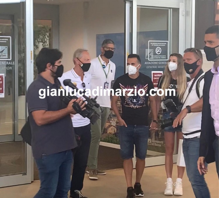 迪马济奥：佩德罗已抵达罗马机场，即将正式加盟罗马队