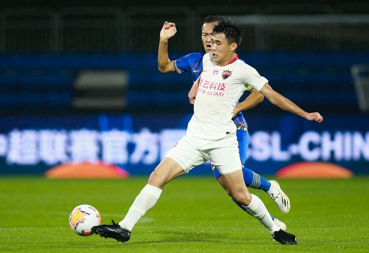 戴伟浚：喜欢阿森纳的足球风格 最欣赏的中国球员是郑智