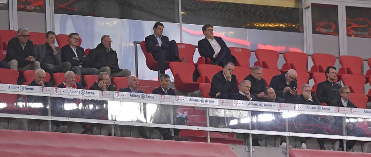 拜仁高层观赛时坐得太近，遭巴伐利亚卫生部长批评