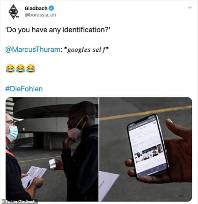 去国米主场开发布会被保安拦住，小图拉姆用手机搜自己证明身份