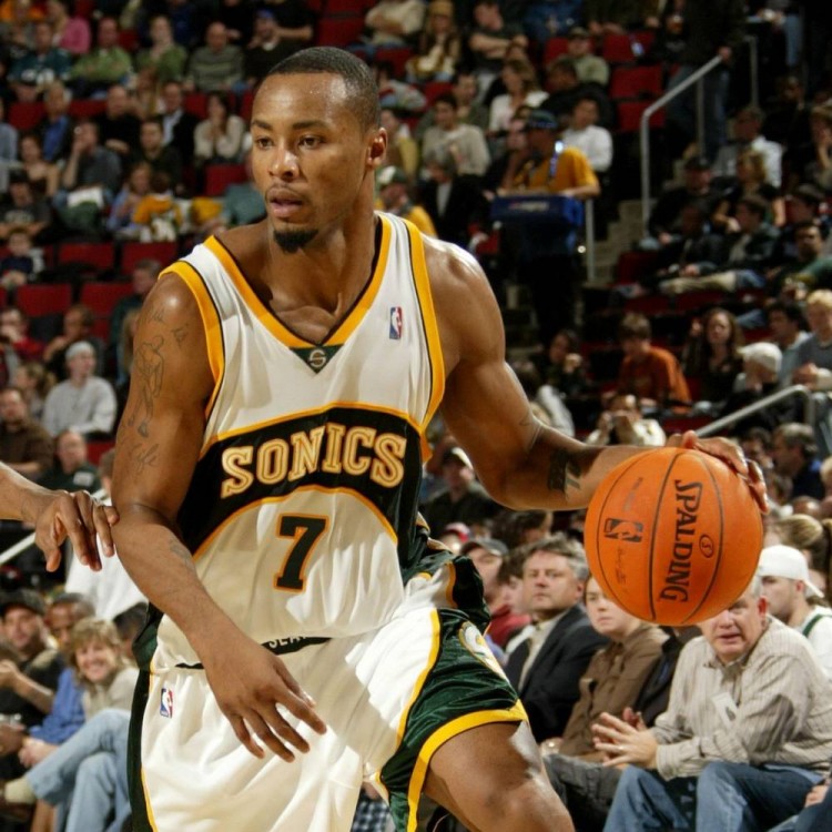 今日图集联盟中那些身穿7号的球员们