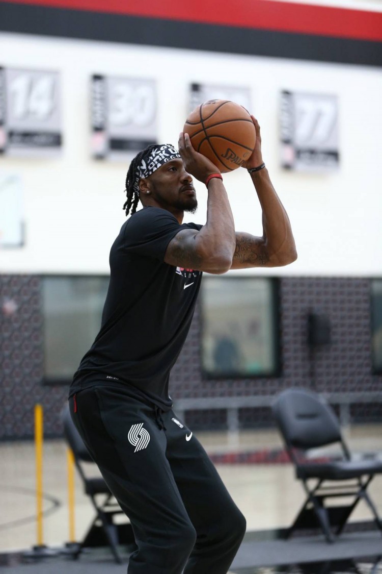 斯托茨所有人都知道考文顿防持球很好但他无球防守也很棒