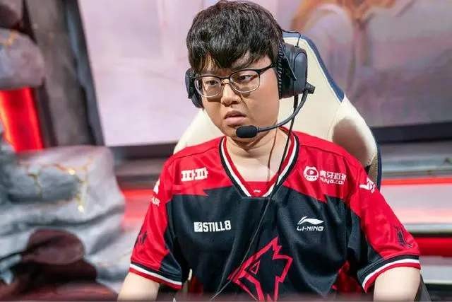 sword,2015年效力于tt(team turquality)战队,2017年1月转会至grf