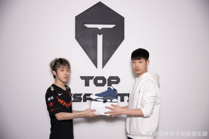 tes官宣前wea辅助zhuo正式加盟