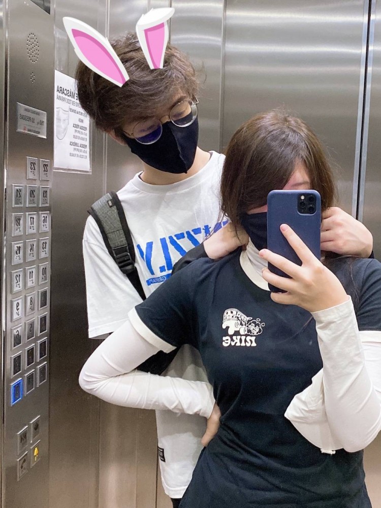 mayumi发推秀恩爱去钓鱼喽用鱼竿钓鱼