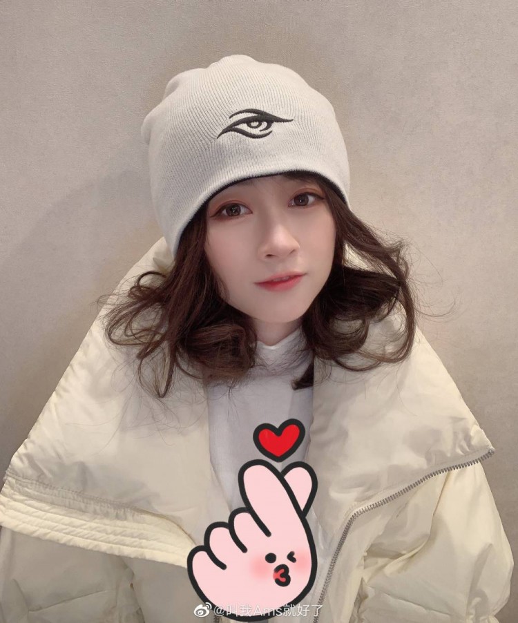 dota2女解说ams微博晒照有感受到温暖