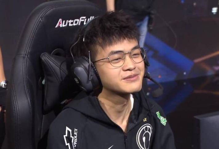 ig官方放出打野xun直播首秀用ning的冠军皮肤踢爆对手