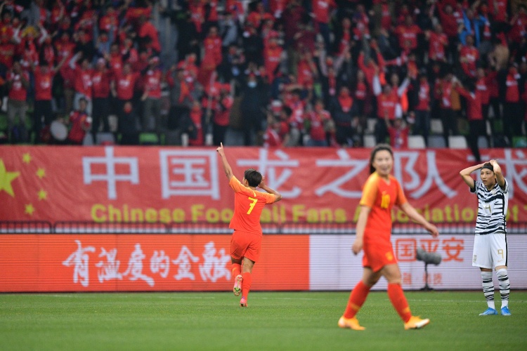 北青：中国女足与巴西女足历史交手12次，1胜6平5负处于下风