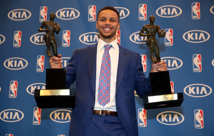 😂黑子？麦迪16年
：库里能拿全票MVP 证明了如今的NBA有多水
	！