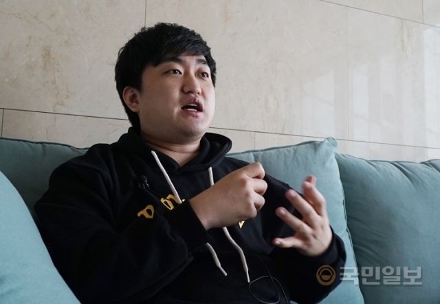 星际争霸教主flashfaker是一个只沉迷于游戏的了不起的选手