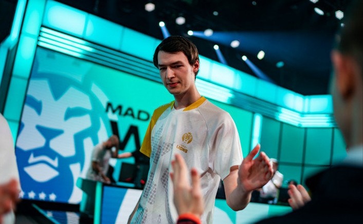 mad辅助kaiserc9在训练赛中真的不差需要对bp做重新的思考