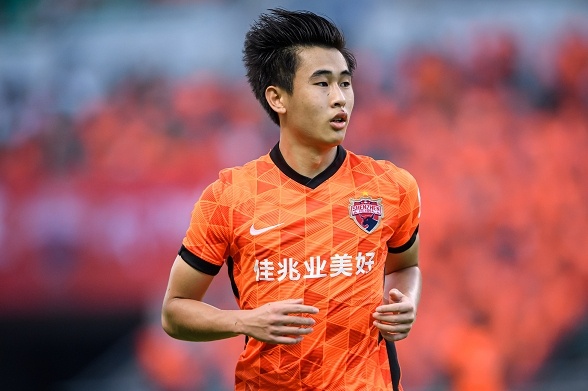 戴伟浚：未来目标是回到欧洲踢球 郑智是所有中国球员的偶像