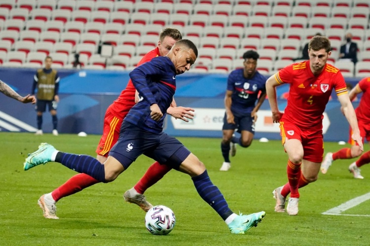 图片报法国队已经准备好面对勒夫的球队姆巴佩会让勒夫头疼