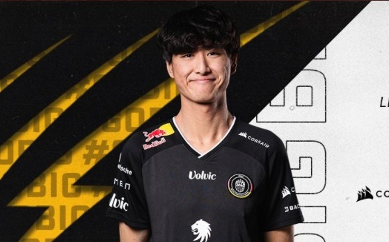 reeker恭喜fpx夺得s11冠军本届比赛的mvp是fpxchunli