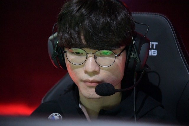 t1faker从前daeny监督和zefa教练那里学到了很多