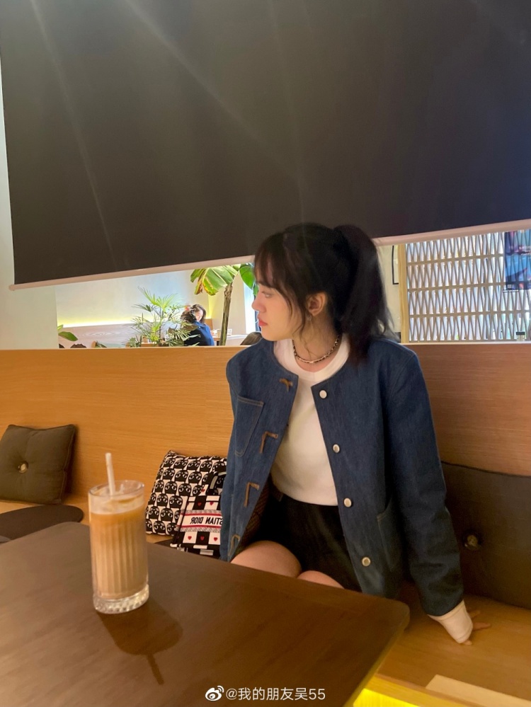 jackeylove女友晒照剁jiojio的一天