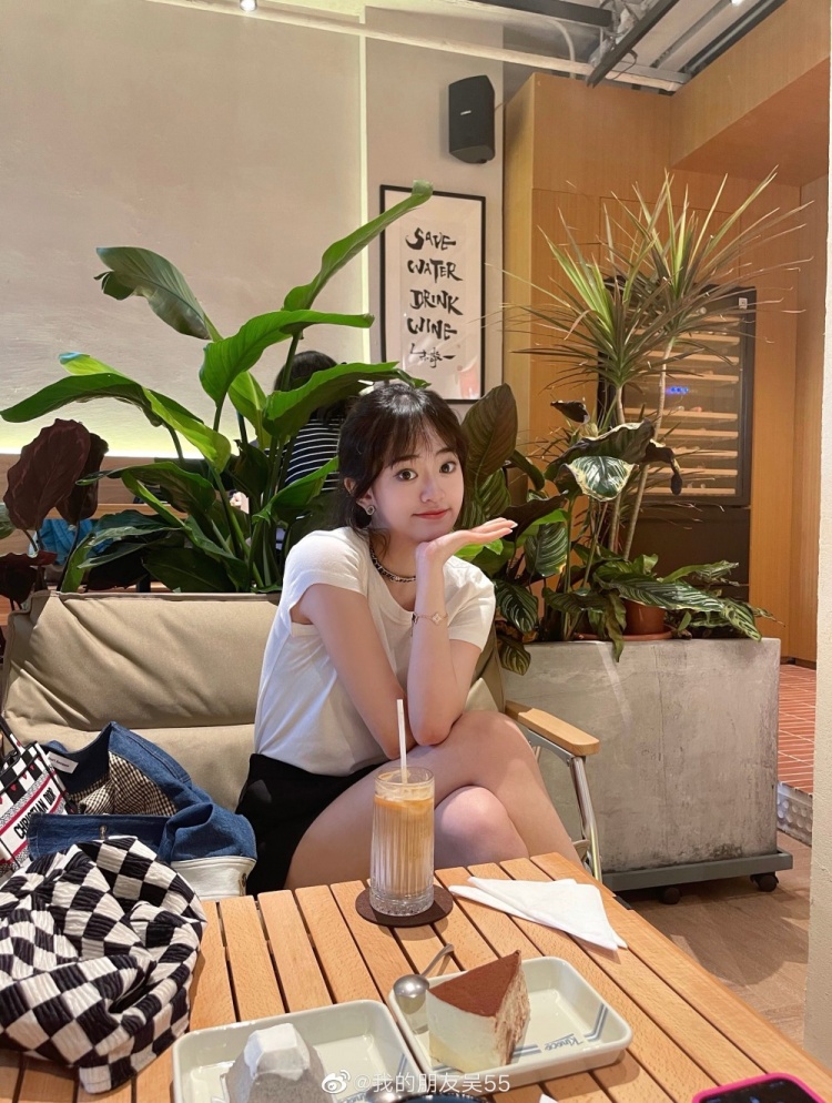 jackeylove女友晒照剁jiojio的一天