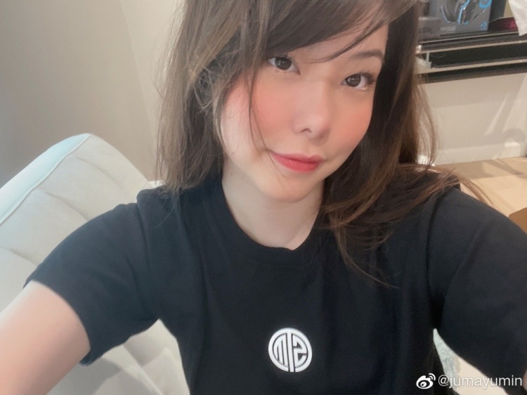 mayumi晒照海底捞走起