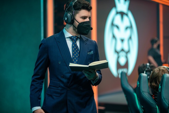 fnc主教练yamato如何让队伍走出困局专注于下一场比赛