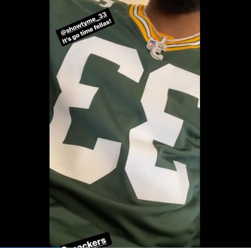 铁粉上线 戴维斯赛前身穿包装工跑卫琼斯球衣为球队call 直播吧zhibo8 Cc