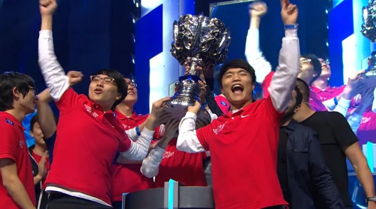 八年前的今天—skt t1在斯台普斯中心拿到2013全球总决赛冠军-直播吧z