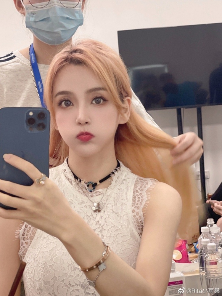 解说rita晒照下午好搬砖打卡