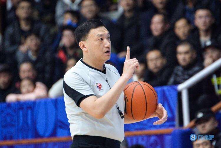 中国裁判为什么没去男篮世界杯？杨毅：是在FIBA体测中作弊的惩罚
