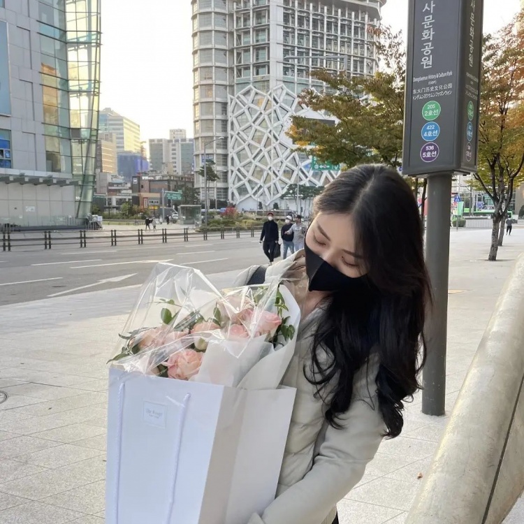 前rng名宿mata晒出与女友合照来自mata的狗粮