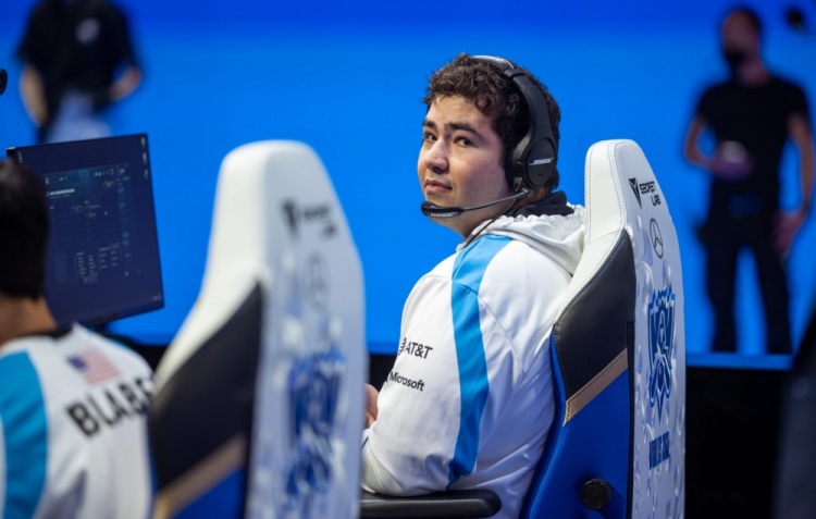 c9fudge下路优势所以t1会3比1战胜dklpl的训练赛打得很混乱