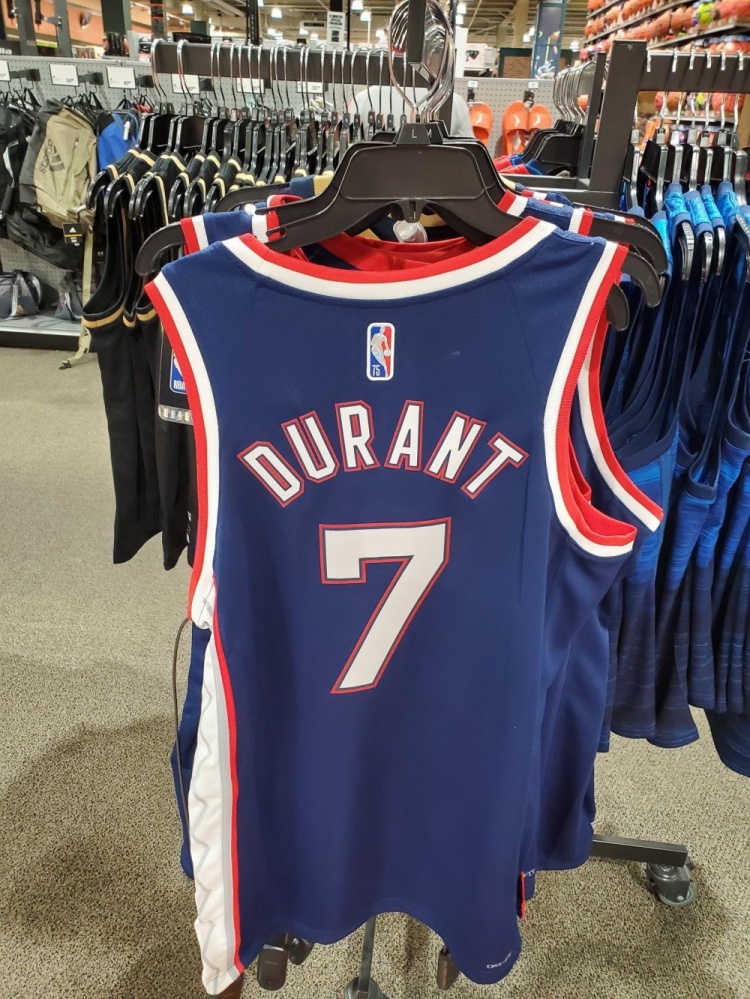 这球衣如何美媒晒篮网本赛季城市版复古球衣