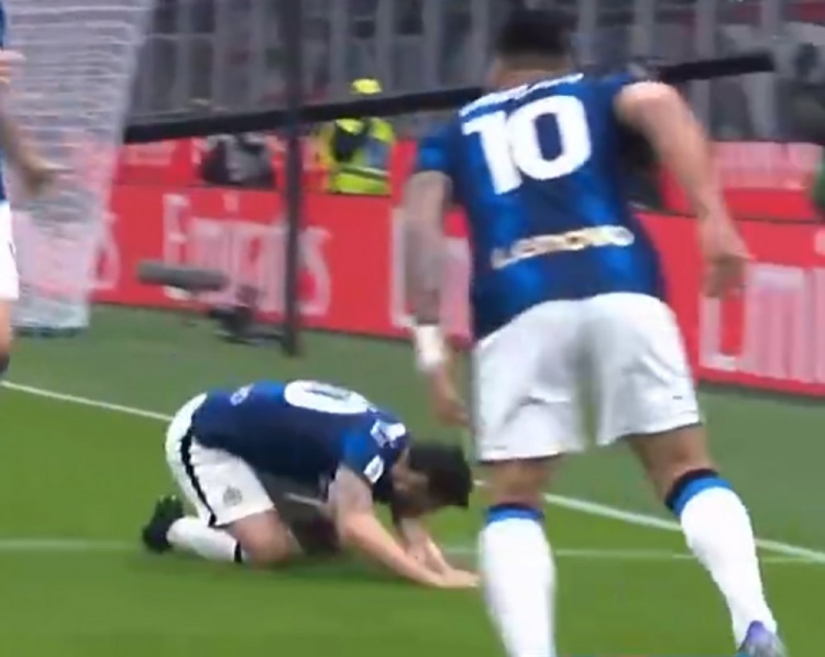 今日趣图：二哥三弟感情深，双向奔赴不离分