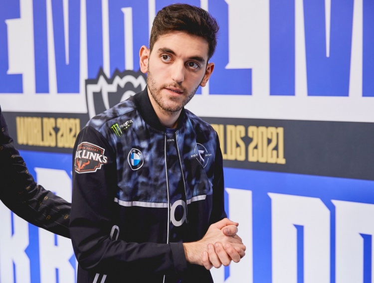 外媒报道fnc中单选手nisqy直播透露自己可能缺席下赛季比赛