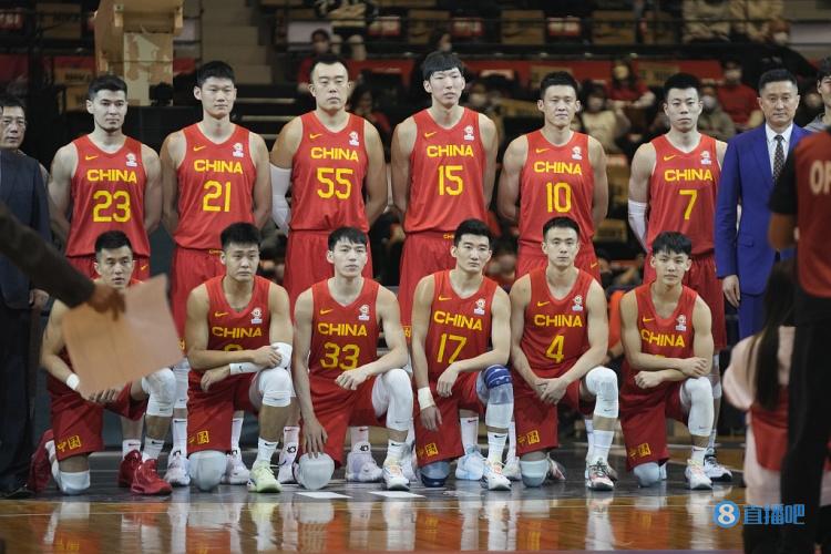 中国男篮备战世预赛14人名单：郭艾伦、周琦领衔