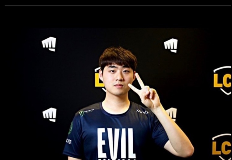 skt双冠王ad选手bang发文宣布退役并表示之后将去服兵役